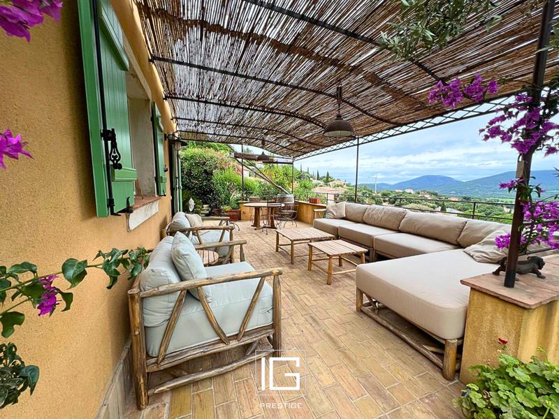 Maison - 144 m² - 6 pièces