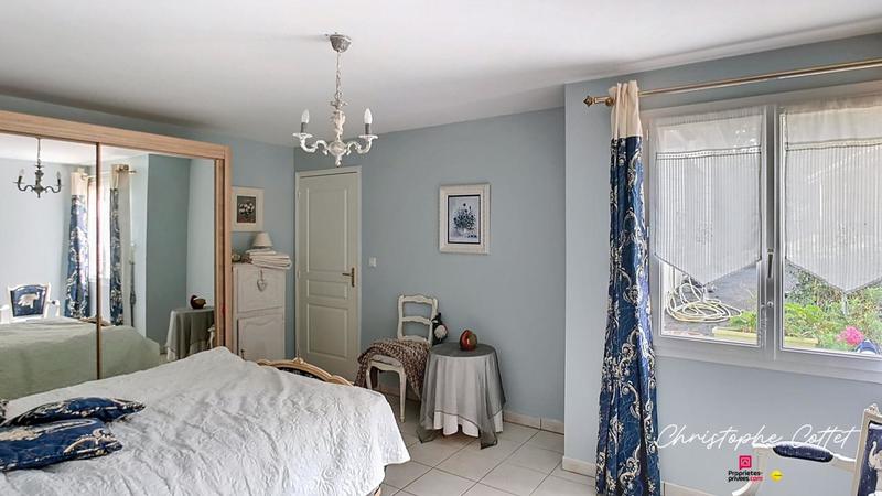 Maison - 295 m² - 8 pièces