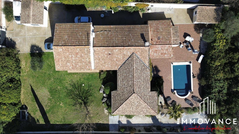 Villa - 251 m² - 8 pièces