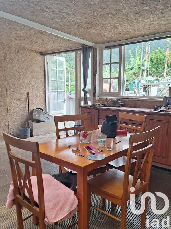 Maison - 275 m² - 12 pièces