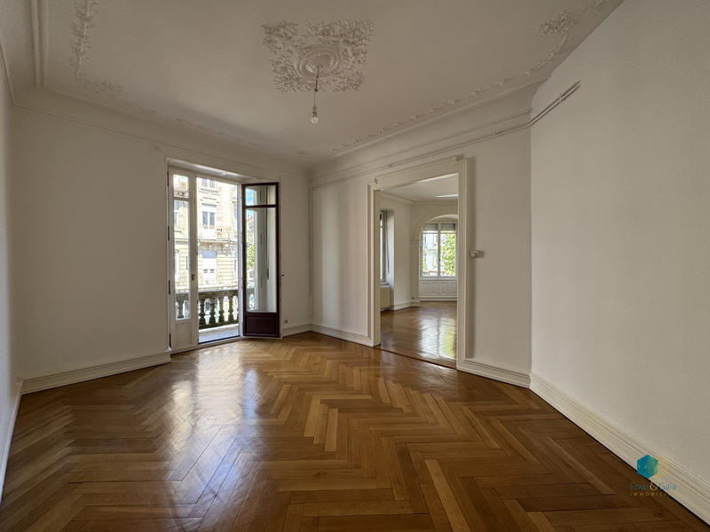 Appartement - 157 m² - 6 pièces