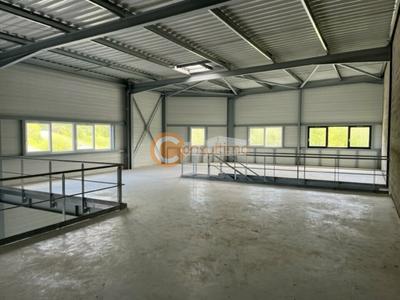 Local d'activité / Entrepôt - 145 m²