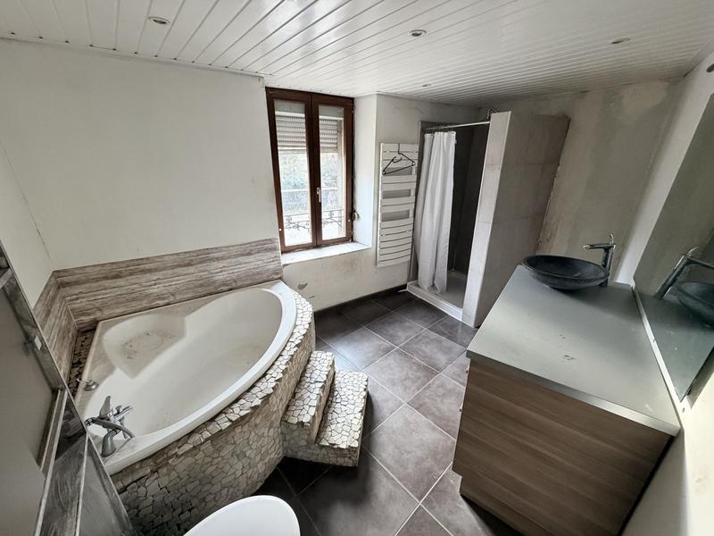 Maison - 90 m² - 4 pièces