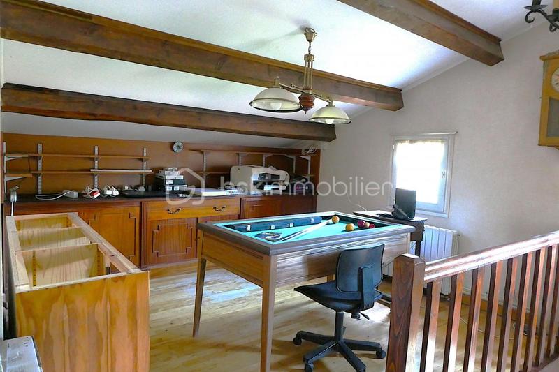 Maison traditionnelle - 169 m² - 6 pièces