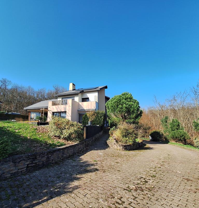 Maison - 262 m² - 7 pièces