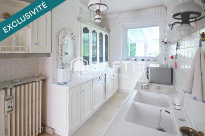 Maison - 223 m² - 8 pièces