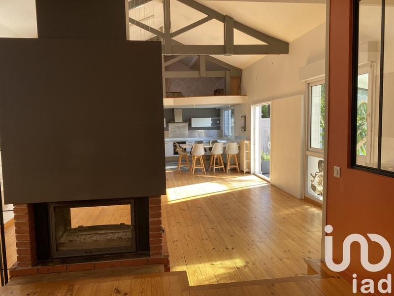 Maison - 210 m² - 7 pièces