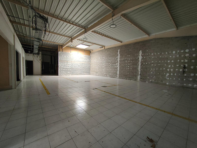 Local commercial - 500 m² - 4 pièces