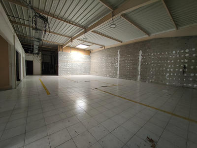 Local commercial - 500 m² - 4 pièces