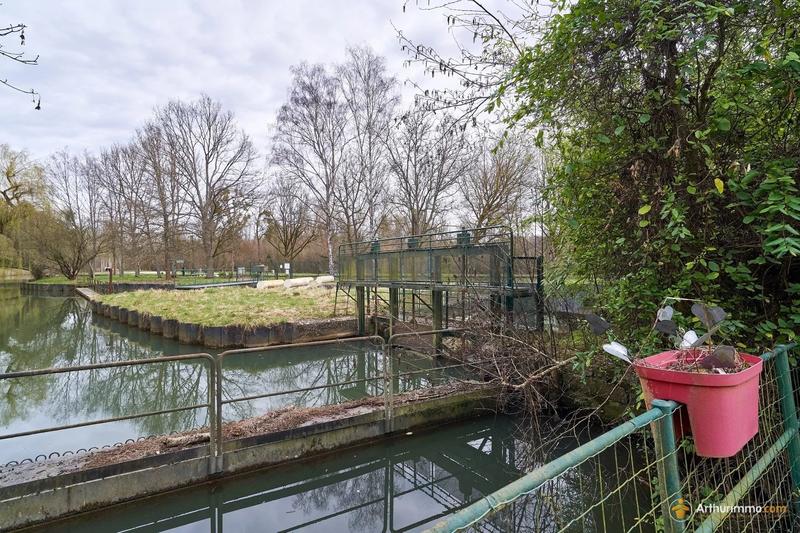 Maison - 240 m² - 7 pièces