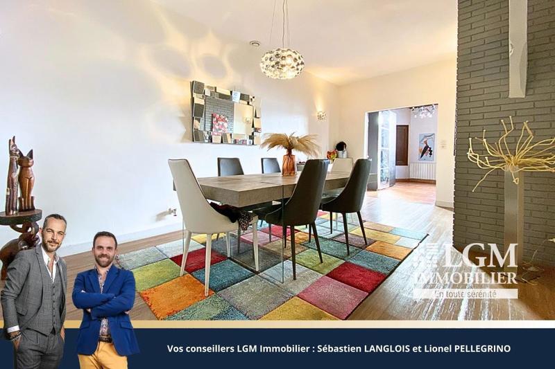 Maison - 240 m² - 7 pièces