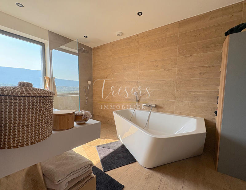 Villa - 186 m² - 6 pièces