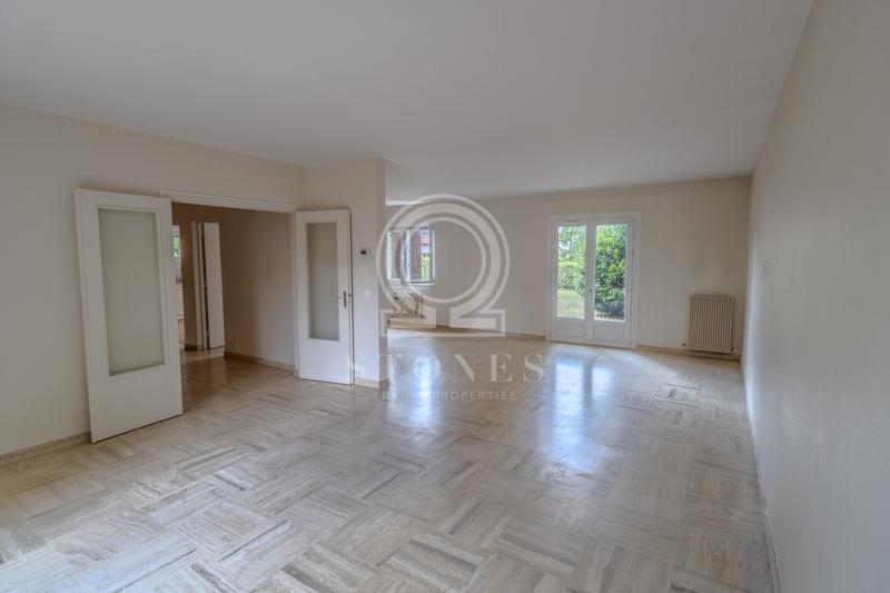 Maison traditionnelle - 158 m² - 6 pièces