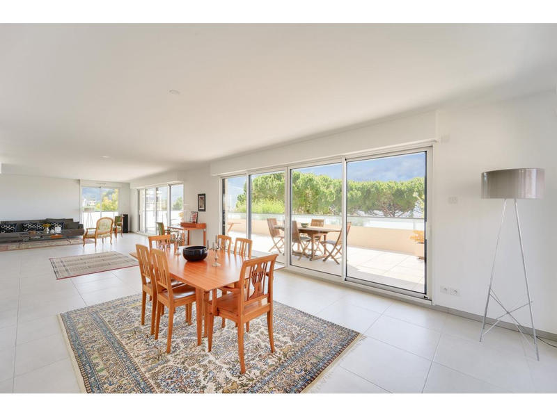 Appartement - 197 m² - 5 pièces