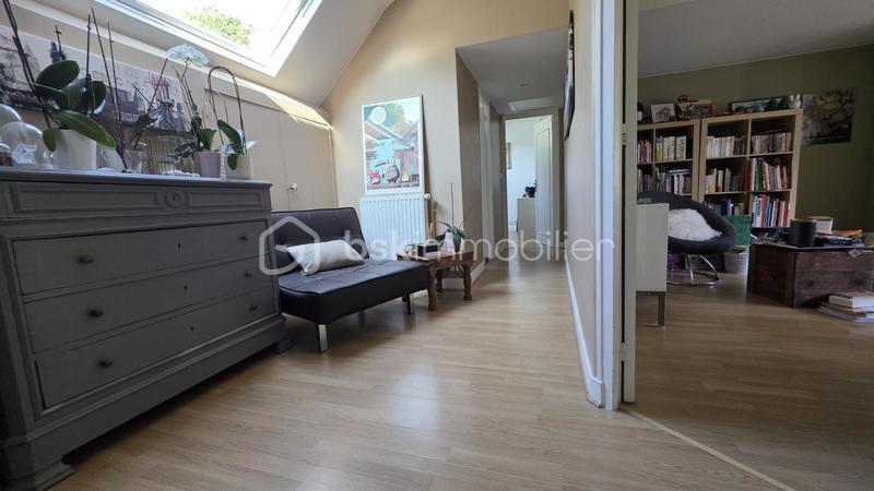 Villa - 230 m² - 9 pièces