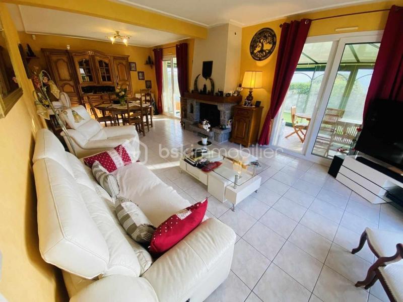 Maison traditionnelle - 140 m² - 7 pièces