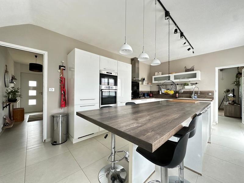 Maison - 170 m² - 6 pièces