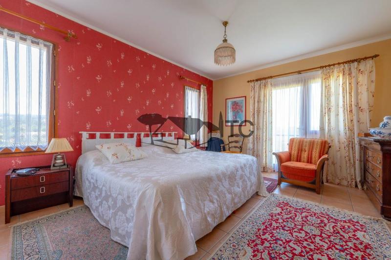 Maison - 216 m² - 7 pièces