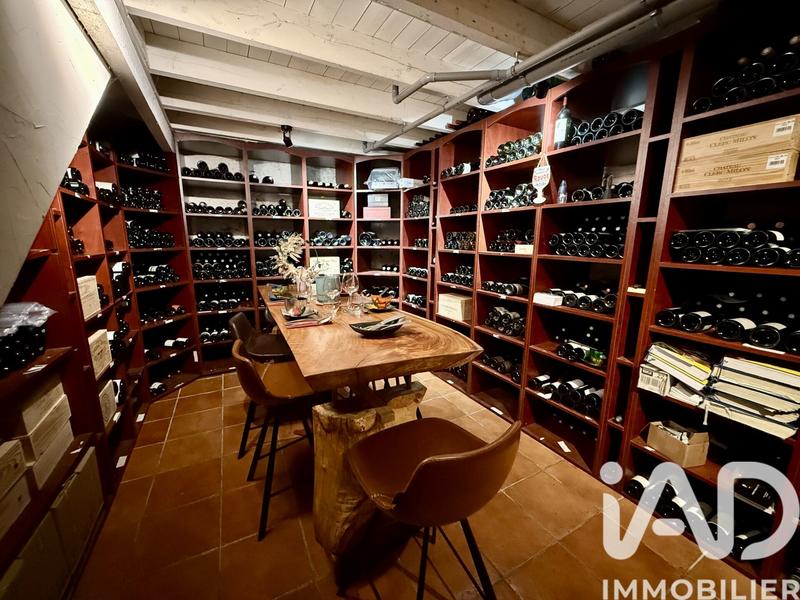 Maison - 301 m² - 13 pièces