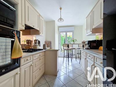 Maison - 99 m² - 5 pièces