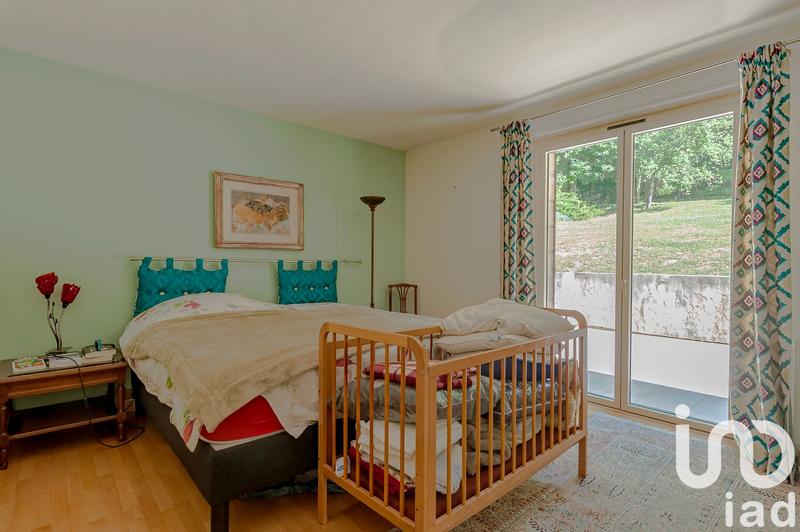 Maison - 220 m² - 8 pièces