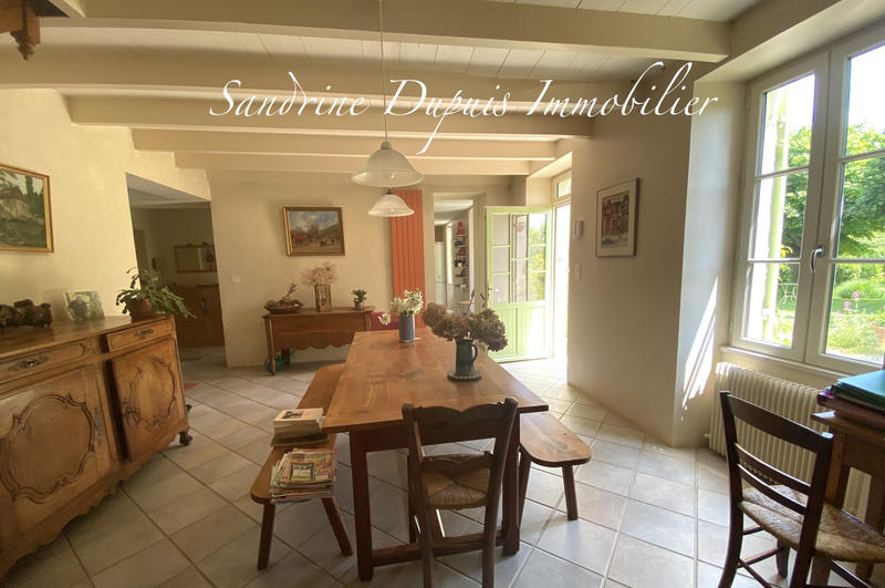 Maison - 210 m² - 7 pièces