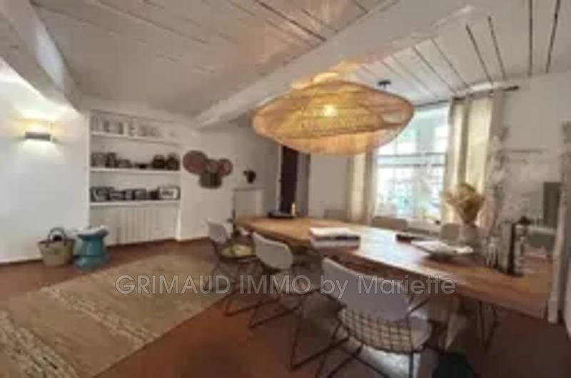 Maison - 202 m² - 5 pièces