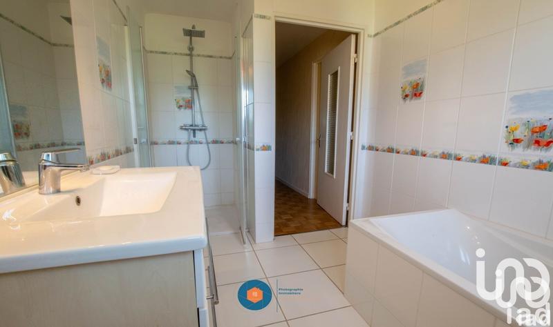 Maison - 247 m² - 10 pièces