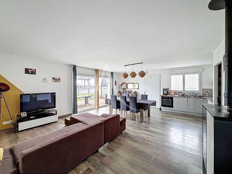 Maison - 96 m² - 5 pièces