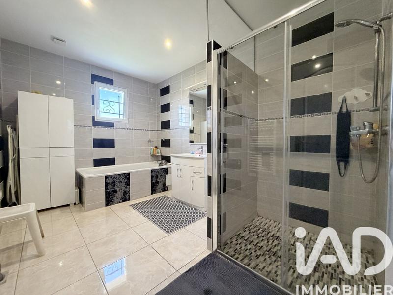 Maison - 110 m² - 4 pièces