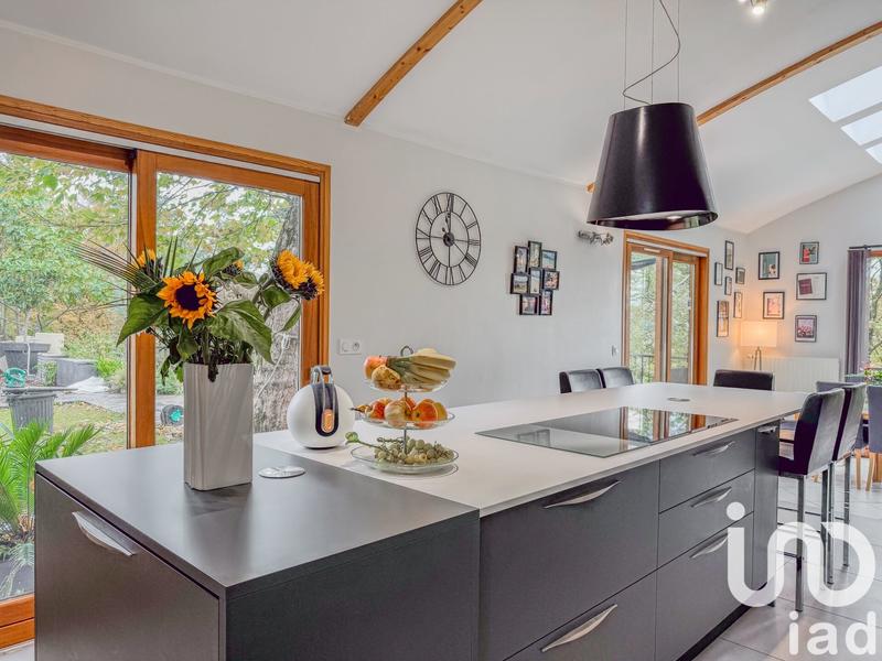 Maison - 213 m² - 8 pièces