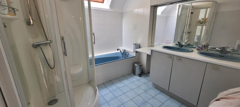 Maison - 162 m² - 8 pièces