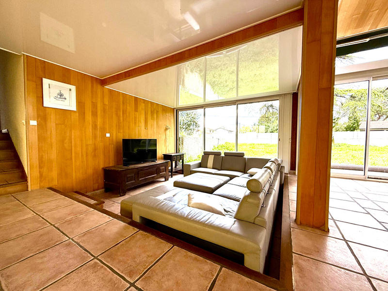 Maison - 300 m² - 10 pièces