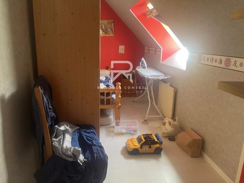 Maison - 1 000 m² - 8 pièces