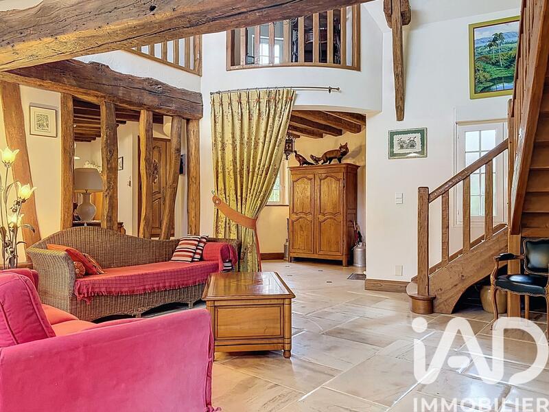 Maison - 290 m² - 8 pièces