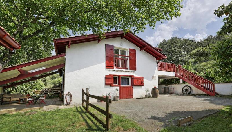 Maison ancienne - 220 m² - 10 pièces