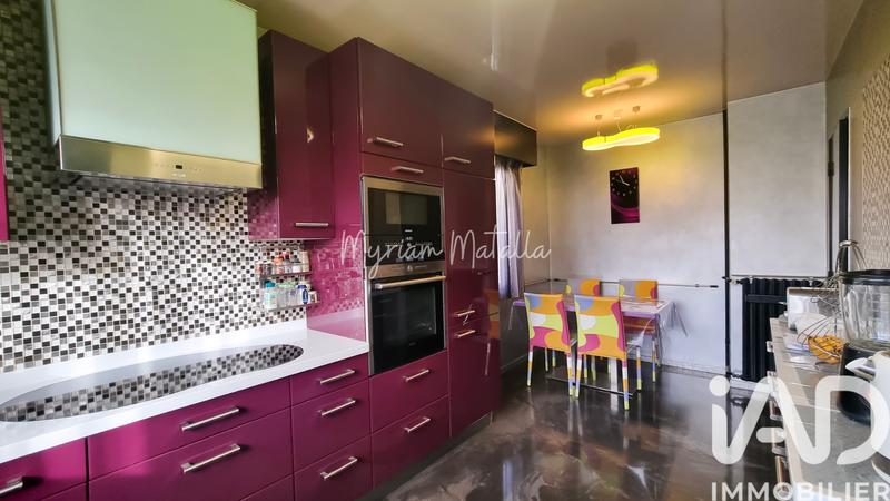 Maison - 220 m² - 8 pièces