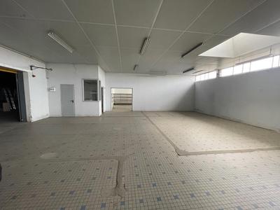 Local commercial - 1 460 m² - 5 pièces