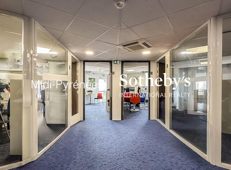 Local d'activités - 4 564 m²