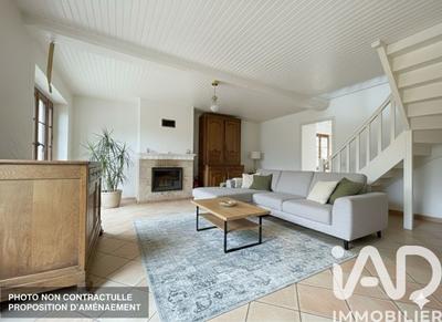 Maison - 243 m² - 8 pièces