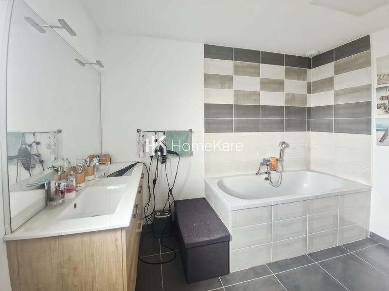 Maison - 92 m² - 4 pièces