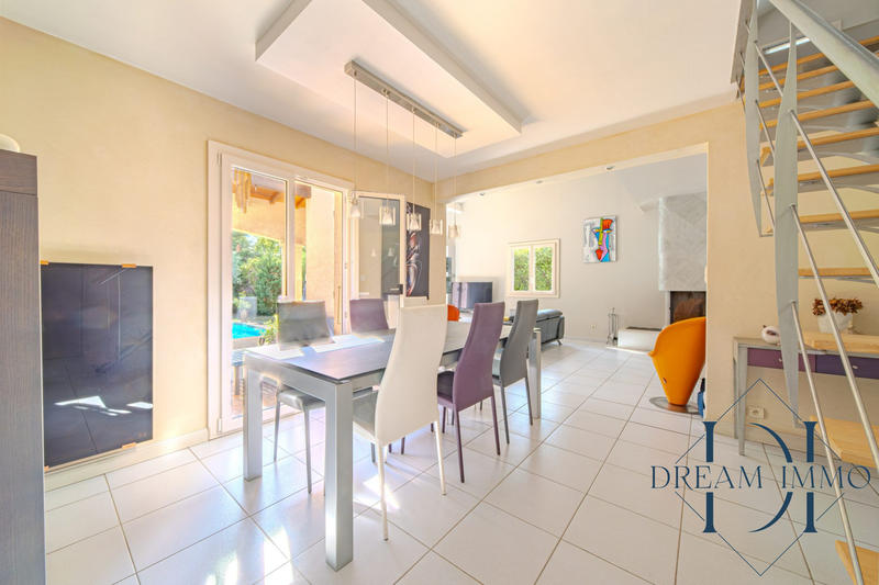 Maison - 142 m² - 5 pièces