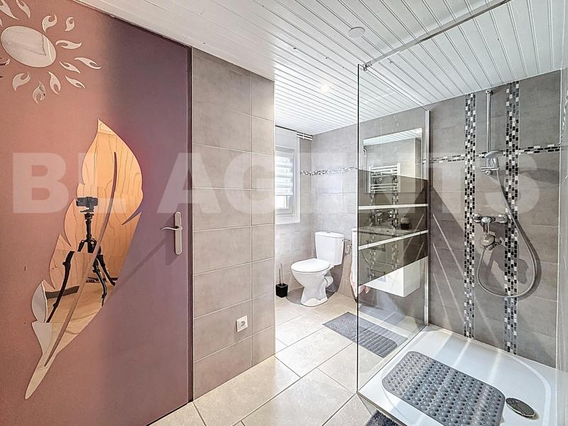 Maison contemporaine - 132 m² - 9 pièces