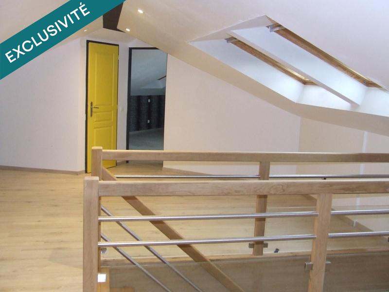 Maison - 202 m² - 9 pièces