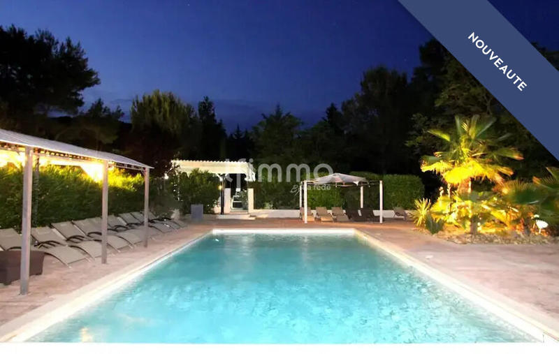 Bureau - 880 m² - 27 pièces