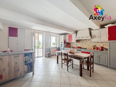 Maison - 140 m² - 5 pièces