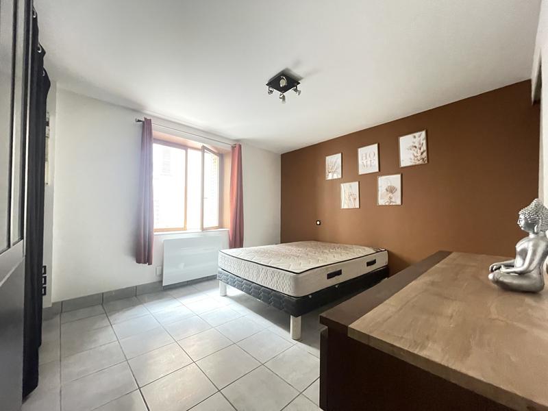 Appartement - 82 m² - 3 pièces