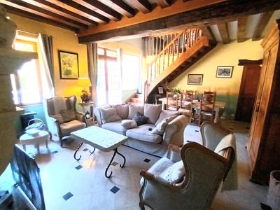 Maison - 208 m² - 8 pièces