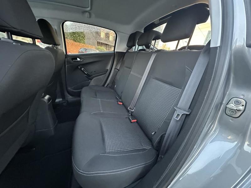 Peugeot 208 Allure 1.2 Essence 110 Cv Bva6