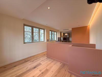 Appartement - 84 m² - 2 pièces